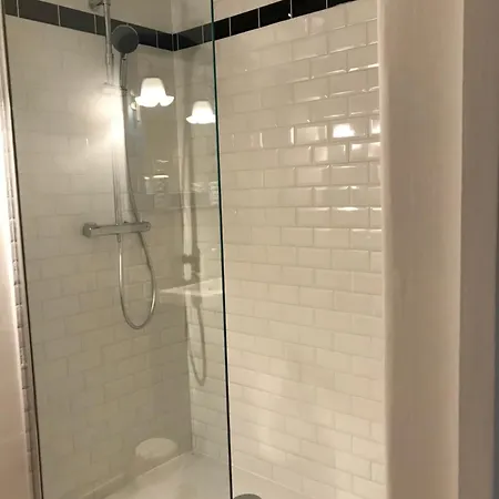 La Coccinelle Verte 住宿加早餐酒店 里昂拉弗瑞特